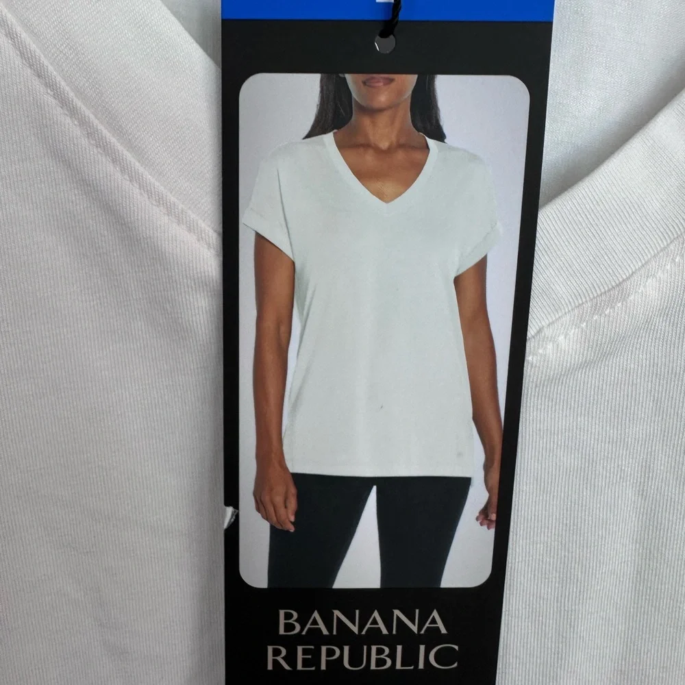 NWT Banana Republic Women’s White V-Neck Tee Comfy Cotton - Picture 3 of 9